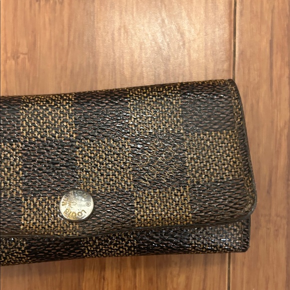 Louis Vuitton Brown and Tan Checkered Key Holder